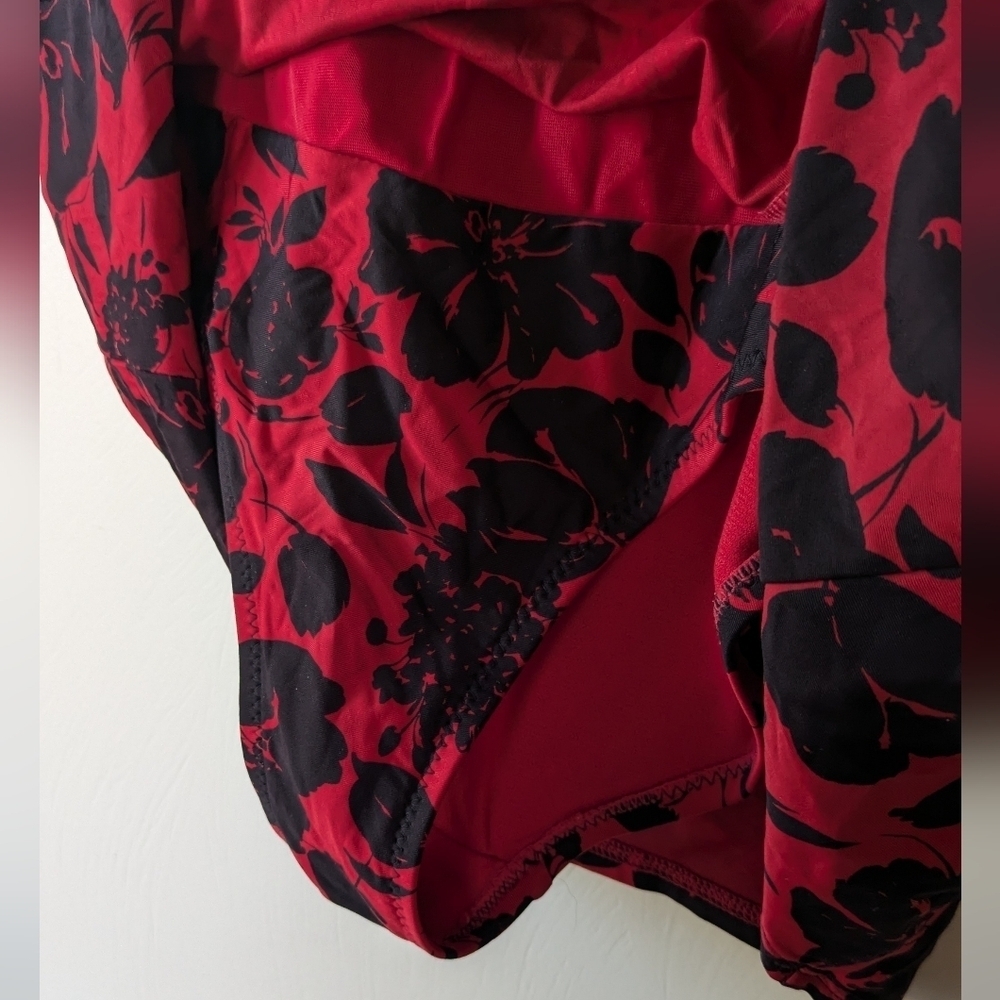 JANTZEN Swim Dress, Red & Black Floral One-Piece, Empire Waist, Size L - Picture 3 of 9